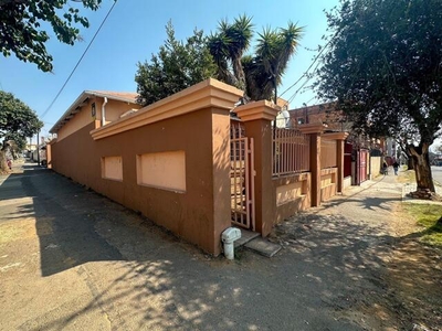 House For Sale In Rosettenville, Johannesburg