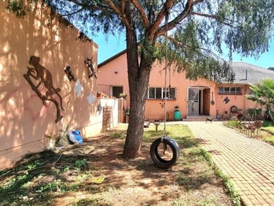 House For Sale In Stilfontein Ext 1, Stilfontein