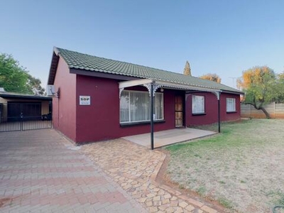 House For Sale In Stilfontein Ext 4, Stilfontein