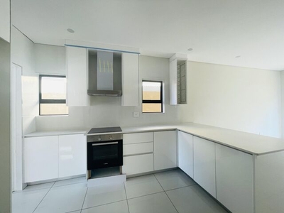 Townhouse For Rent In Broadacres, Sandton