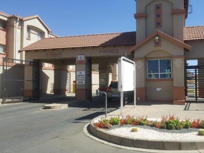 Townhouse For Rent In Ormonde View, Johannesburg