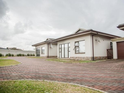Townhouse For Sale In Birdswood, Richards Bay