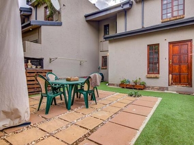 Townhouse For Sale In Blue Gill Estate, Kempton Park