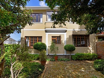 Townhouse For Sale In Claremont Upper, Cape Town