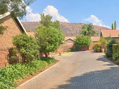Townhouse For Sale In Florauna, Pretoria