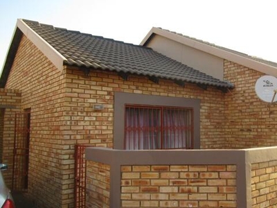 Townhouse For Sale In Greenhills, Randfontein