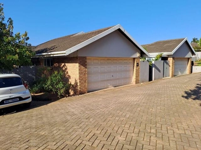 Townhouse For Sale In Manaba Beach, Margate