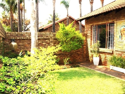 Townhouse For Sale In Meyerspark, Pretoria