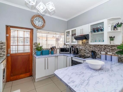 Townhouse For Sale In North Riding, Randburg
