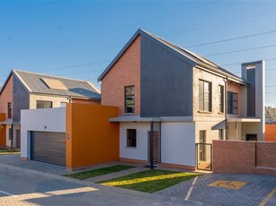 4 Bed Duplex in Rooihuiskraal North