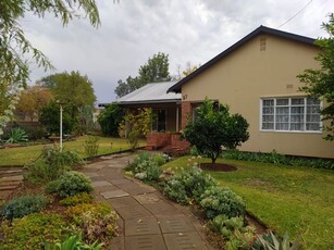 4 Bedroom House For Sale in Kuruman