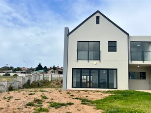 3 Bed Townhouse in Hartenbos Heuwels