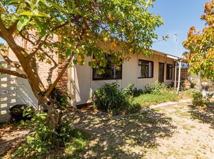 House For Sale in Bothasig, Milnerton