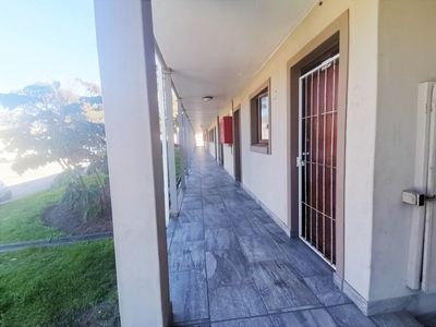1 Bedroom Apartment To Let in Heiderand