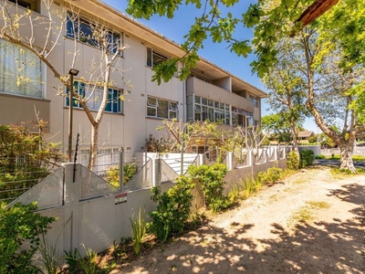 2 bedroom apartment to rent in Kenilworth (Cape Town)