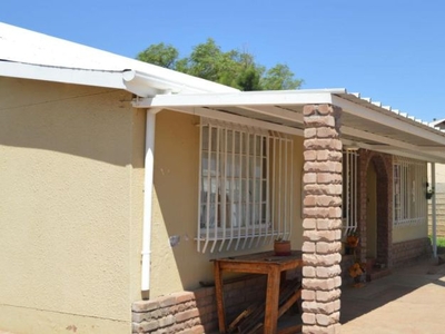 2 Bedroom house for sale in Upington Central