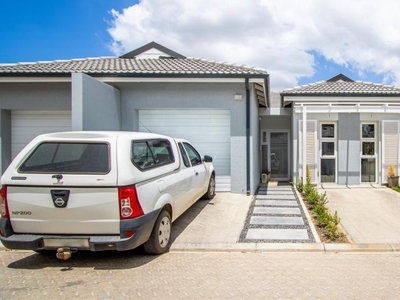 3 Bedroom semi-detached for sale in Klein Parys, Paarl