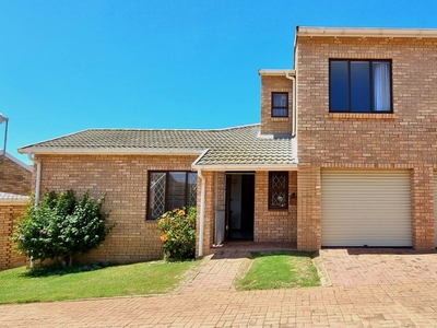 3 Bedroom Townhouse Rented in Jeffreys Bay Central