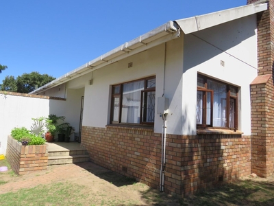 4 Bedroom House For Sale in East Bank