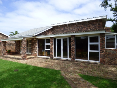 2 Bedroom House For Sale in Port Alfred Central