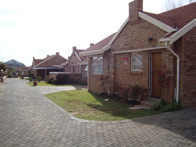 2 Bedroom Townhouse to rent in Langenhovenpark - 17 Ixia Maretha Maartens Street