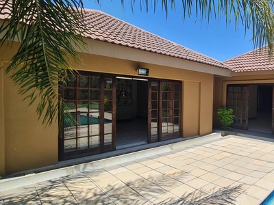 5 Bedroom House to rent in St Helena