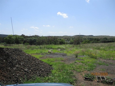 3.8 ha Land available in Rayton