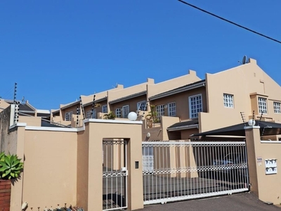 3 Bedroom Townhouse For Sale in Essenwood