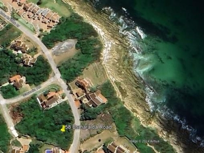 736m² Vacant Land For Sale in Santareme