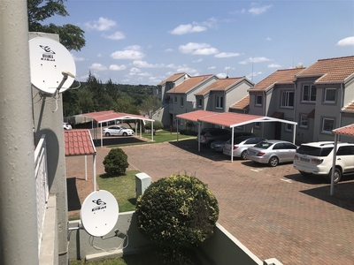 2 Bedroom Townhouse For Sale in Sunninghill