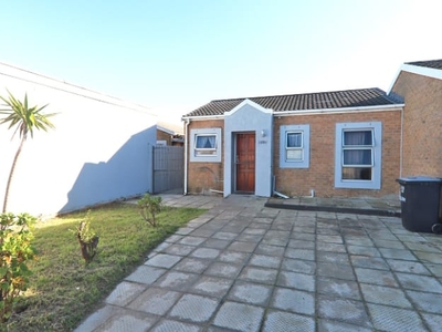 2 Bedroom House For Sale In Strandfontein