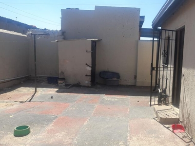 2 Bedroom house to rent in Jabulani, Soweto