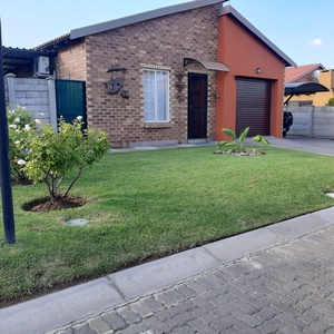 3 Bedroom Freehold For Sale in Waterkloof East