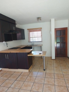 Apartment / flat to rent in Castleview