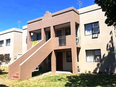 Calling on investors! Lovely 2 Bedroom Ground Floor Apartment at The Pines