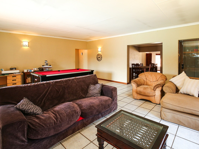 Property for sale with 4 bedrooms, Highway Gardens, Germiston