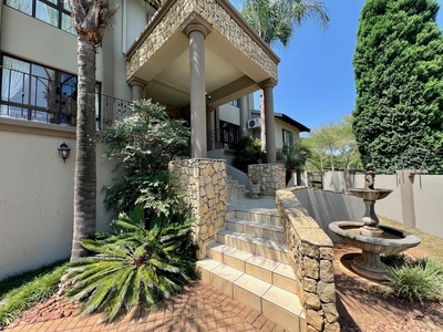 Property for sale with 4 bedrooms, Waterkloof Ridge, Pretoria