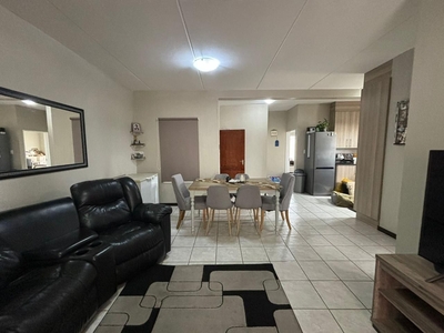 2 Bedroom Sectional Title For Sale in Bergbron