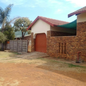 3 bedroom house to rent in Dennesig (Middelburg (Mpumalanga))