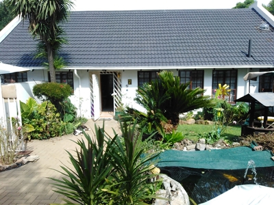 House For Sale in HURLINGHAM MANOR