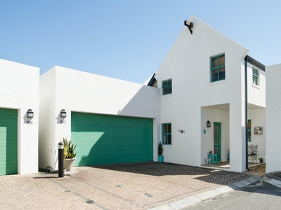 Townhouse For Sale in Big Bay