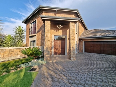 4 Bedroom House For Sale in Midstream Hill Estate