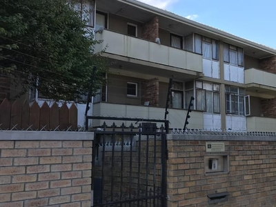 1 Bedroom bachelor apartment to rent in Rosebank, Cape Town