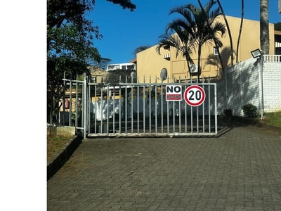 3 Bedroom duplex townhouse - sectional to rent in Bluff, Durban