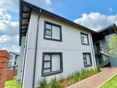 3 Bedroom townhouse - sectional for sale in Louwlardia, Centurion