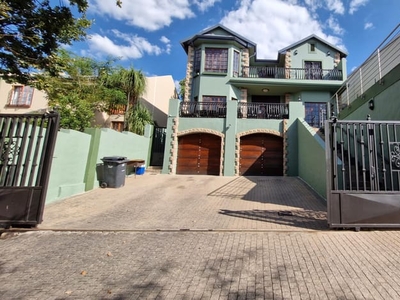 5 Bedroom house to rent in Moreleta Park, Pretoria