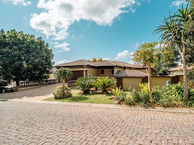 4 Bedroom Freehold For Sale in Featherbrooke Estate