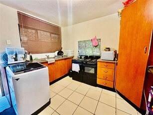 2 Bed Apartment in Montclair