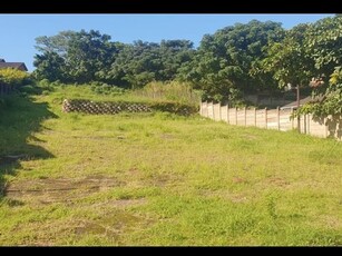 1 525 m² Land available in Bluff