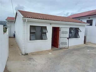 2 Bed House in Newlands West